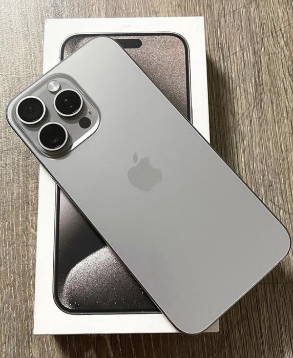 Iphone 15 pro max natural titanium 256gb e-sim LL/A America