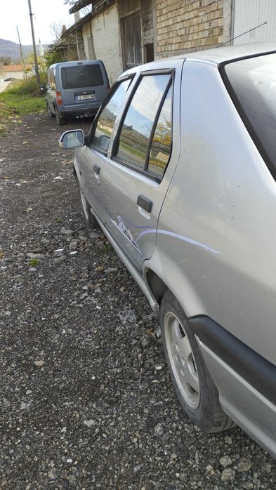 Продавам Рено 19 и Лада Самара на части