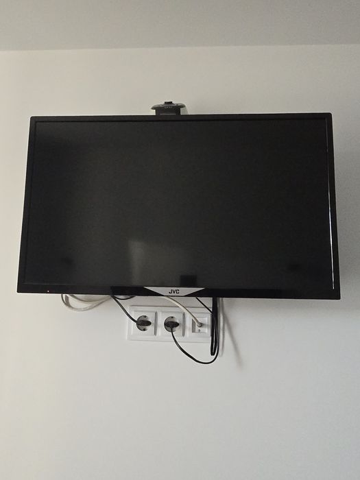 Televizor smart JVC 80cm