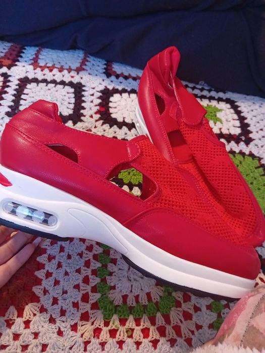 Adidași în stare foarte buna