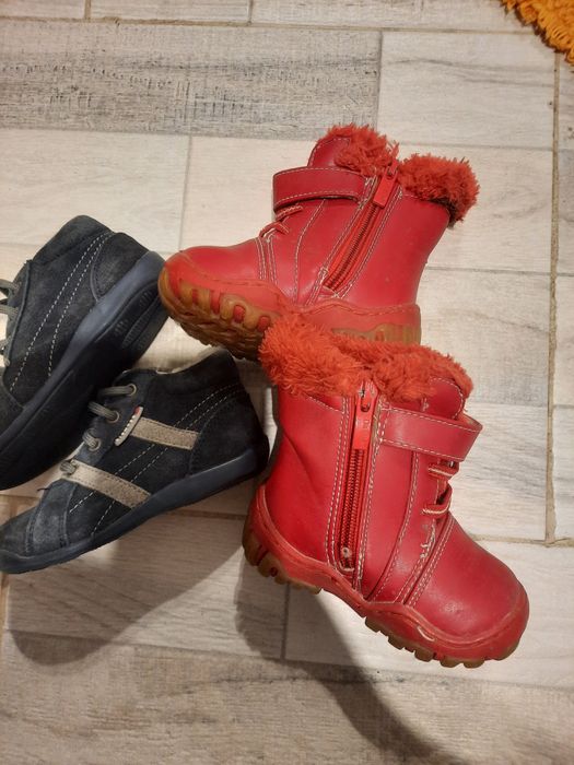 2 perechi încălțăminte pt copii