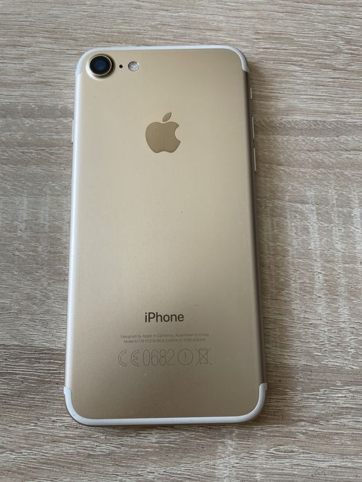 Продам Iphone 7