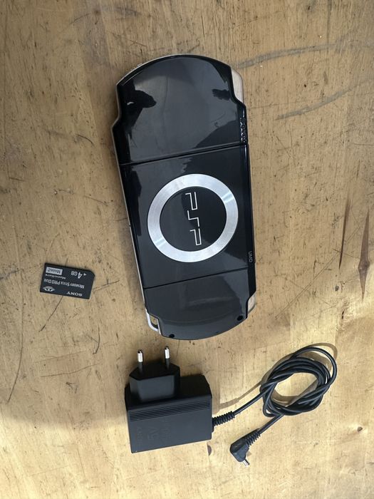 Consola portabila sony psp 2004