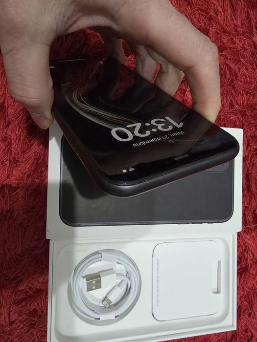 -Iphone 11, Black, 64Gb, 4Ram, bat: 87%, Black, impecabil, stare foart