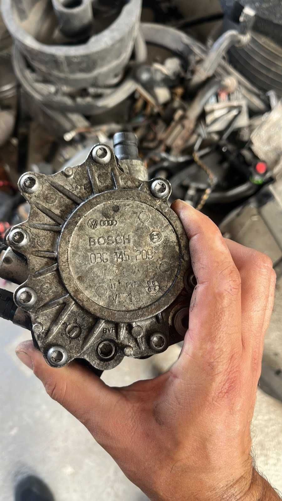 Вакуум помпа WV Passat B6 - 03G 145 209