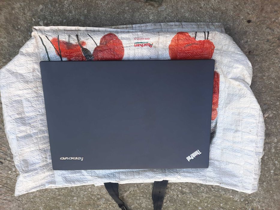 Convenabil 4 bucati laptop Dell C640, Inspiron 4000, Lenovo i7 si i3