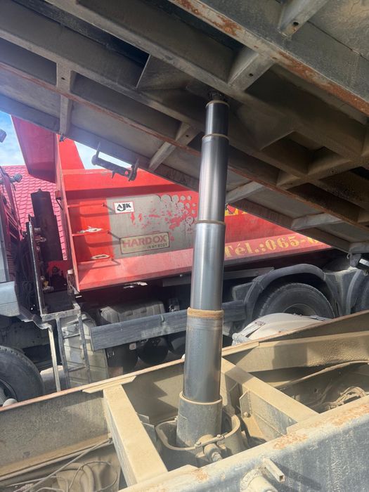 Vand/schimb Iveco EuroCargo cu miniexcavator