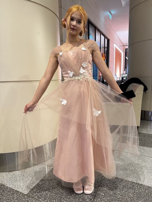 Вечернее розовое платье