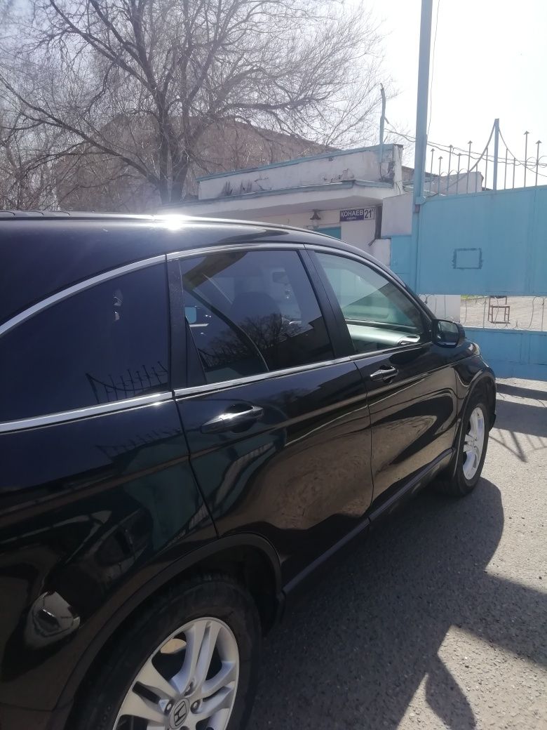 Продам Honda CR-V 3 2010 год