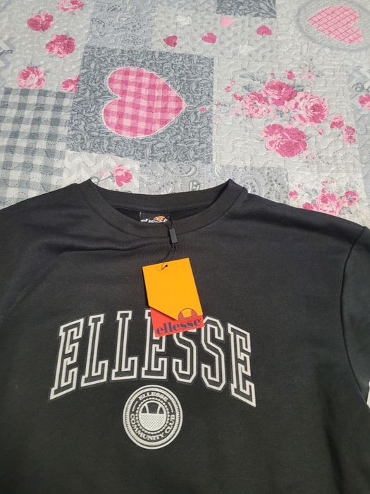 Bluze Ellesse , Urgent