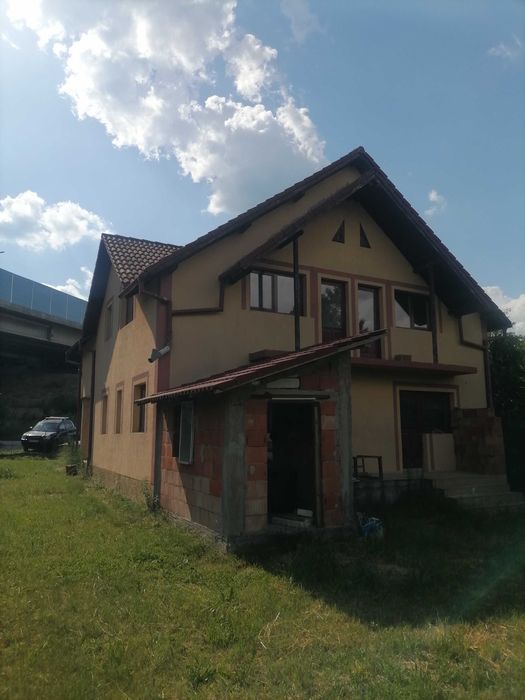 Casa de vanzare Curtea de Arges zona Noaptes(Rezervele Statului)