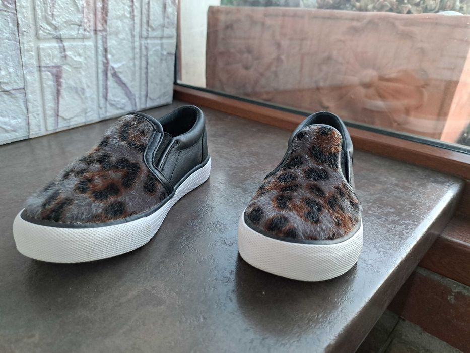 детски маратонки за момиче кецове,спортни обувки Clarks,кларк,ном27,5