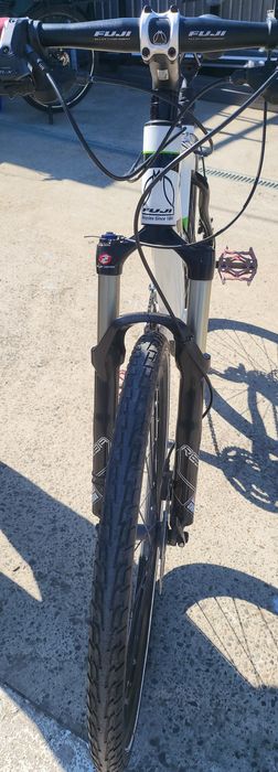 Bicicleta ,cadru de carbon