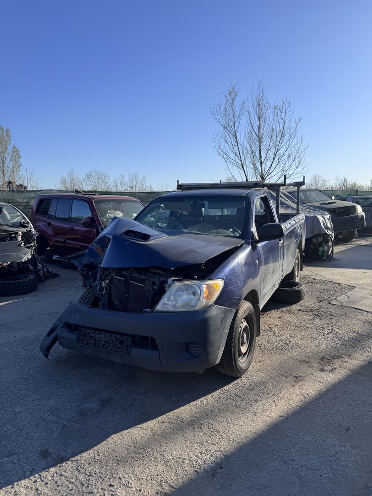 Dezmembrez Toyota Hilux 2007 2.5D