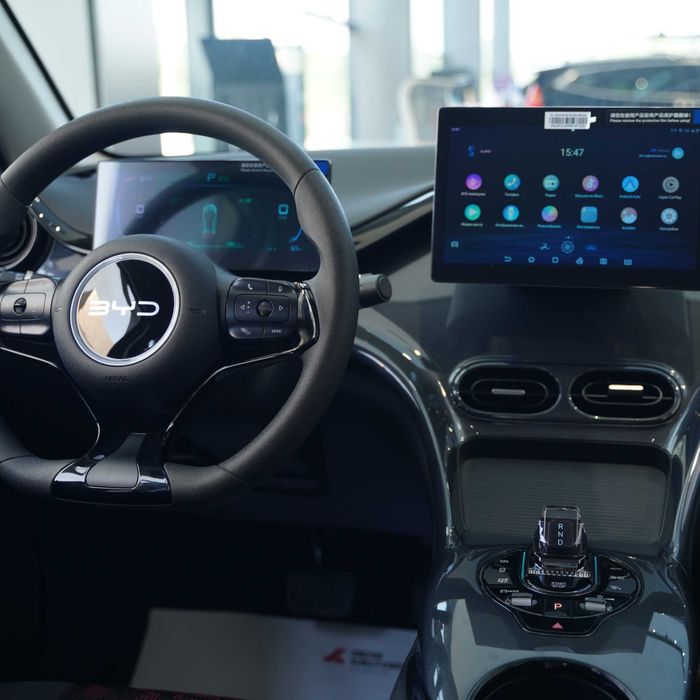 BYD e2 электромобиль