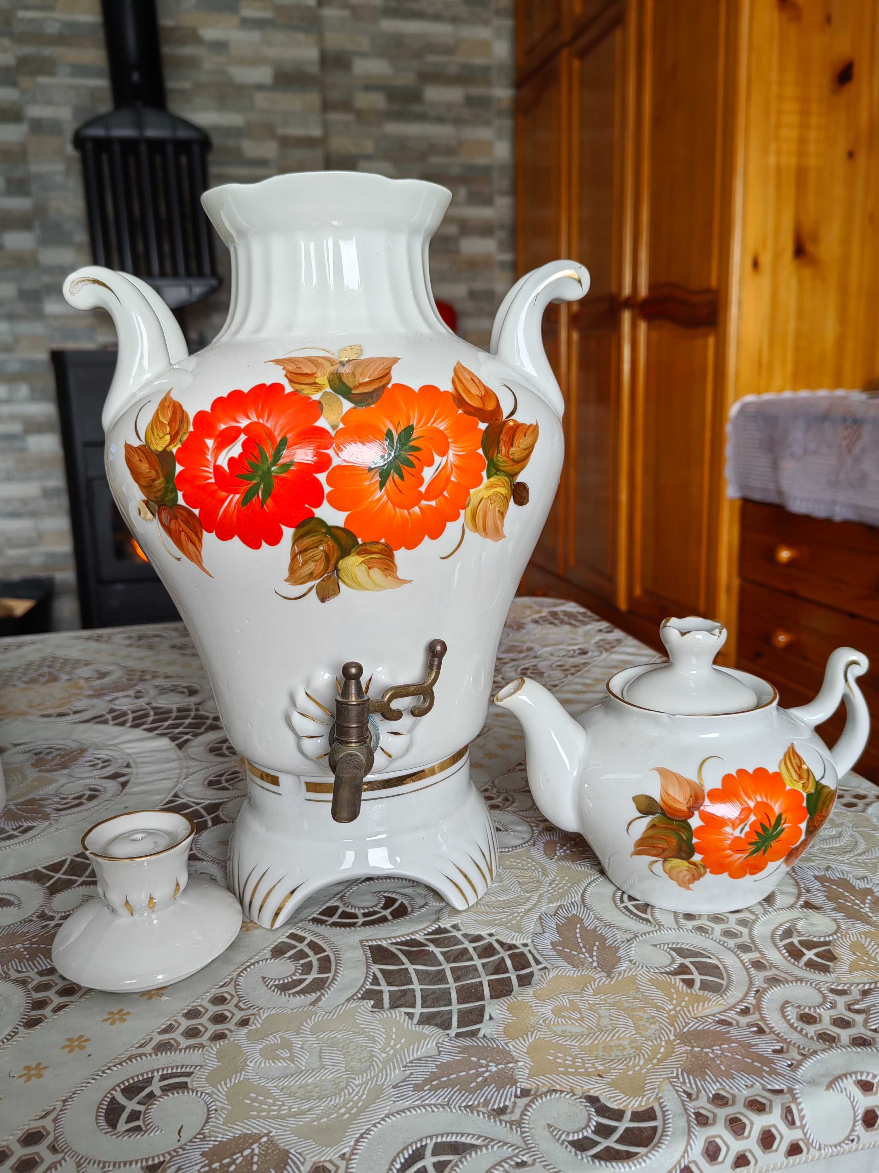 Руски порцеланов самовар.НОВ.