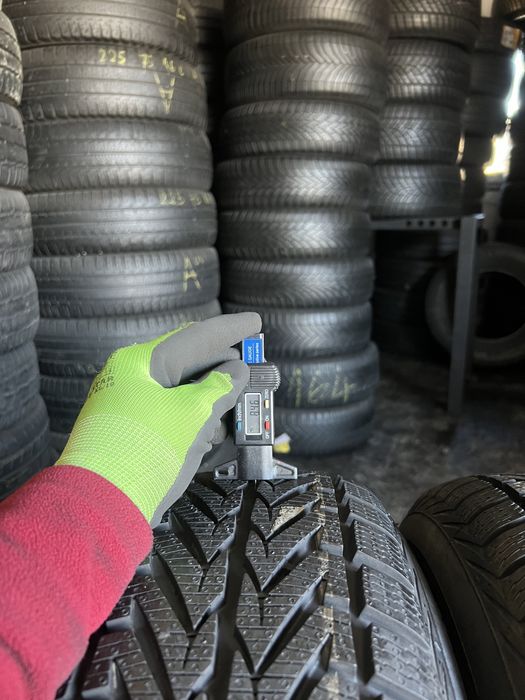 2 anvelope de iarna 215/65/16 Vredestein Profil Nou!