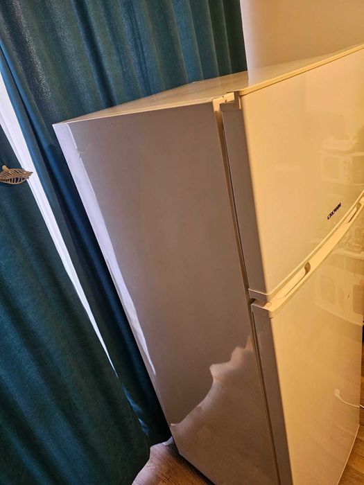 Хладилник  CROWN