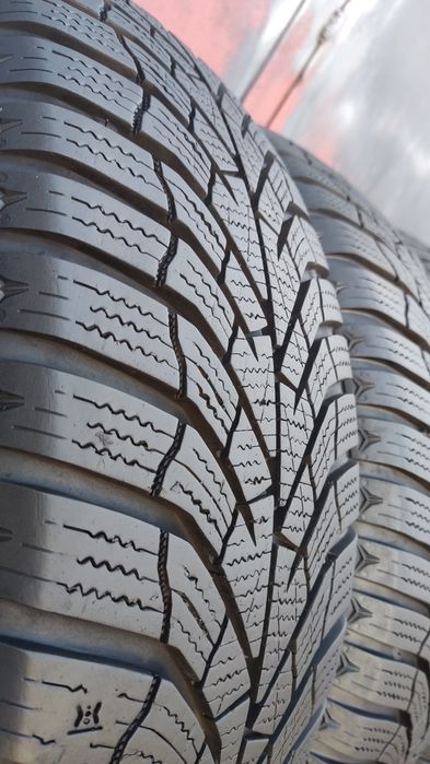 4бр. зимни гуми 185/65/15 Kumho Winter Craft WP52, dot23
dot238
Добро