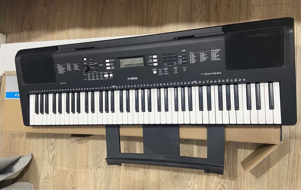 Yamaha psr ew300