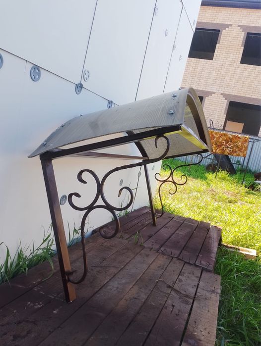 Продам козырек новый