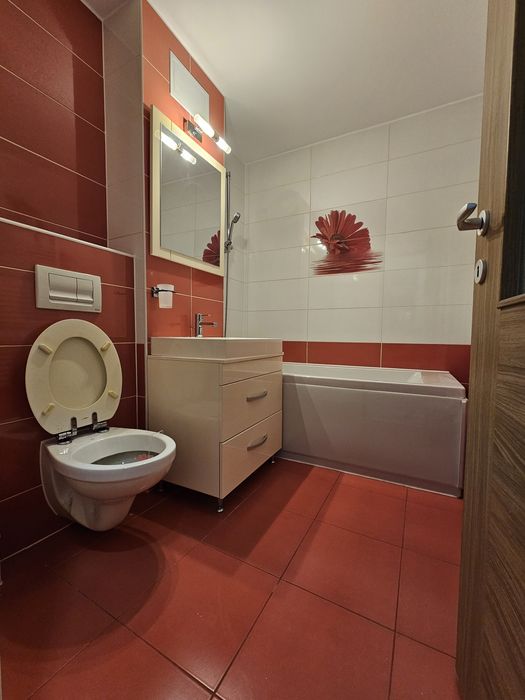 Inchiriez apartament 4 camere Sarari