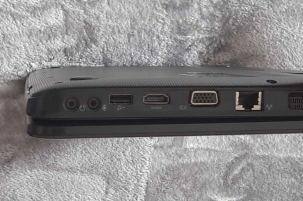 Laptop Dell Inspiron N5040