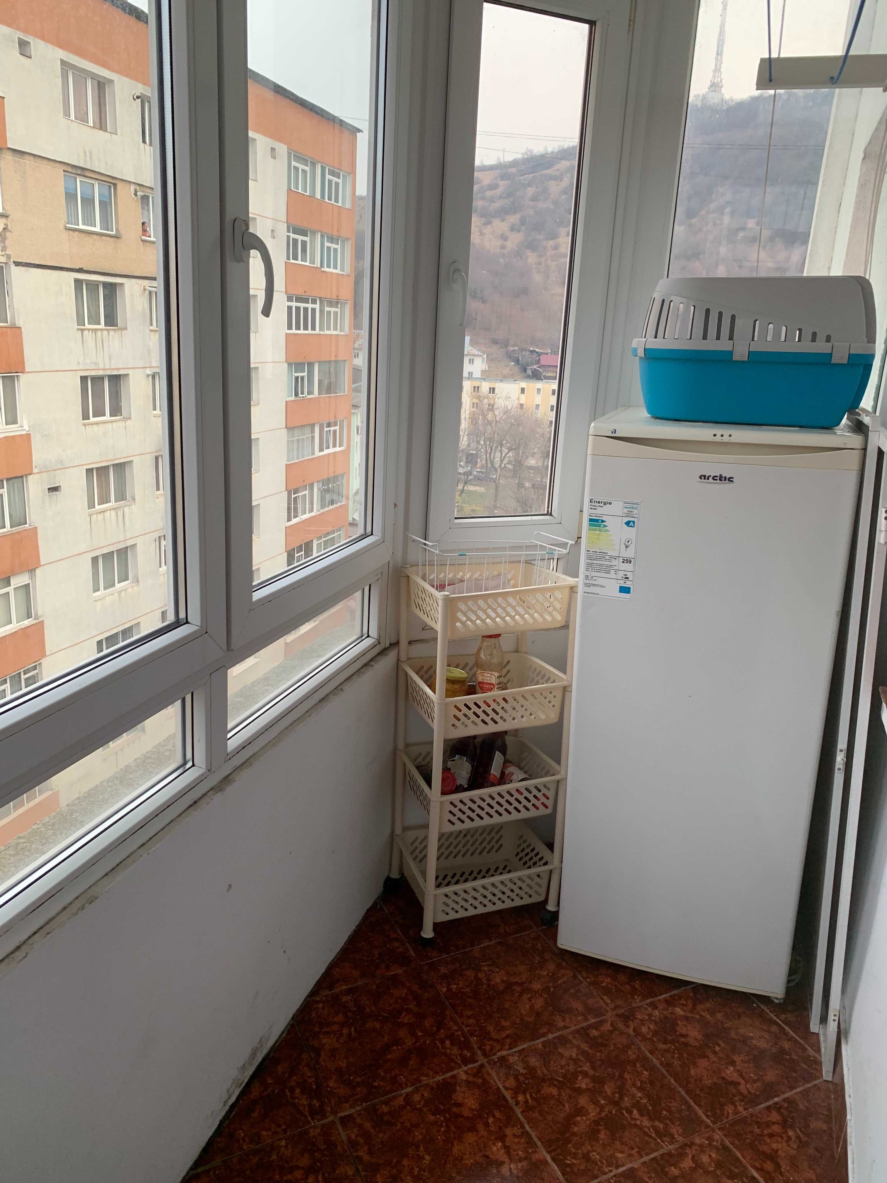 Vand apartament 3 camere, 2 bai, mobilat, zona Orion Piatra Neamt