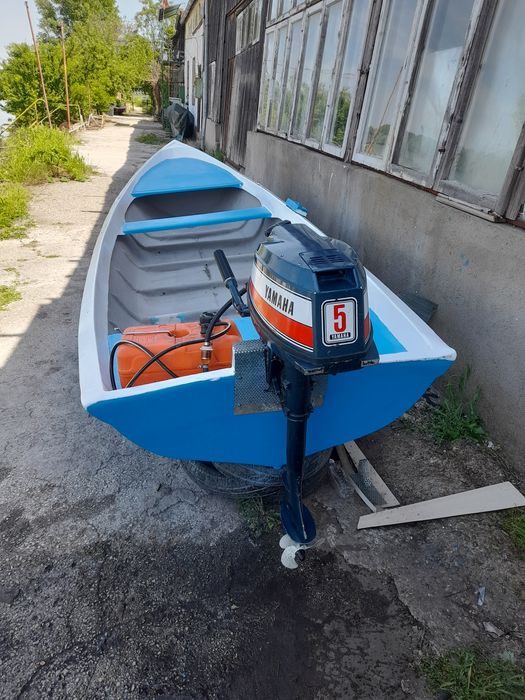 Рибарска моторна лодка