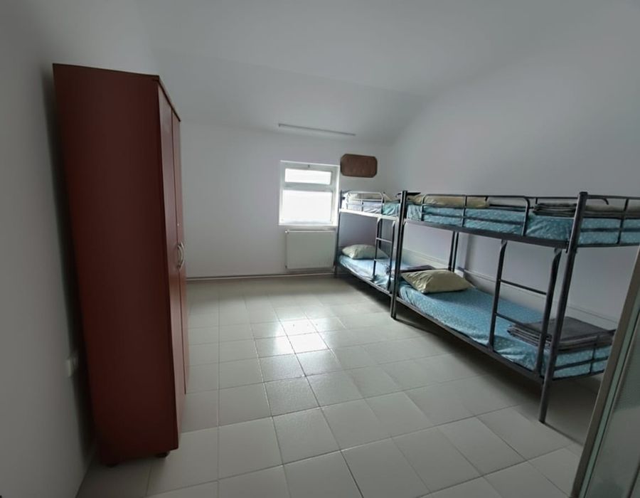 Cazare pentru muncitori, echipe