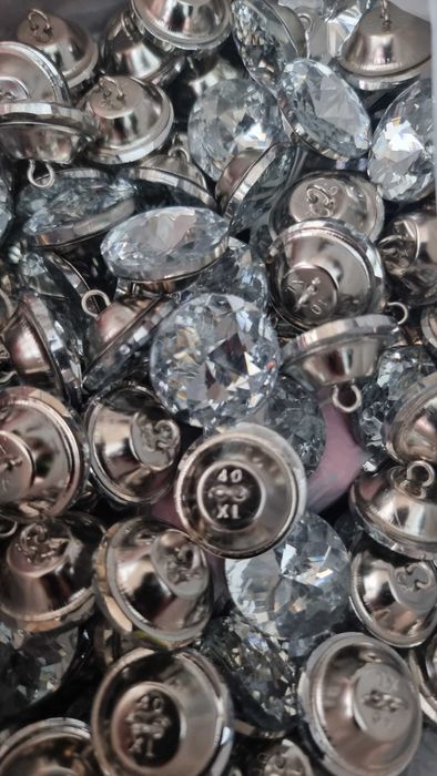 Nasturi sticla tapiterie