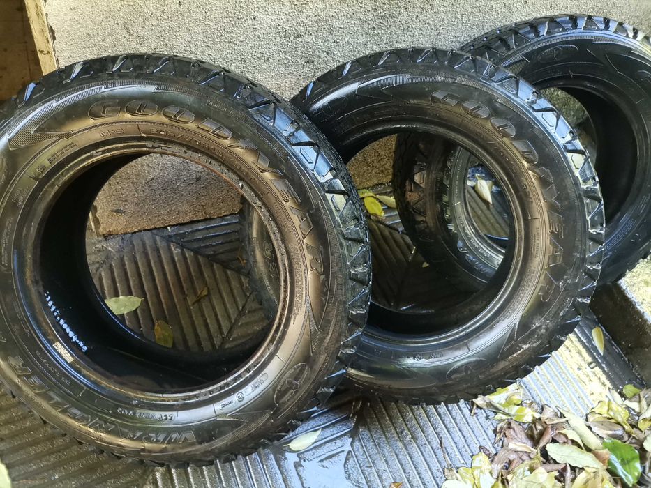 Goodyear 3 броя зимни