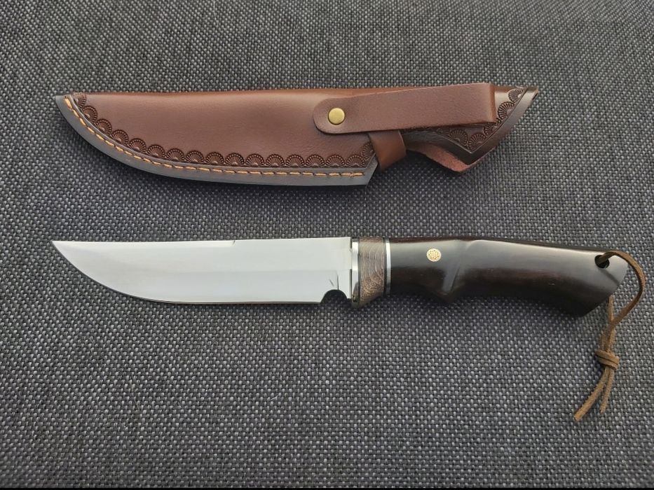 Висококачествен ръчно изработен нож с кожена кания LN404