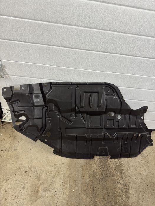 Защита/пыльник поддона левая.