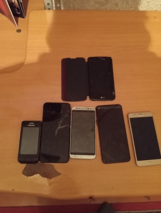 Продам телефоны на запчасти