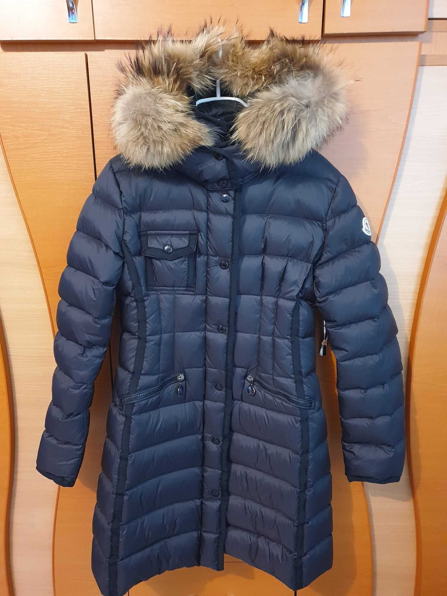 Geaca originala Moncler din puf