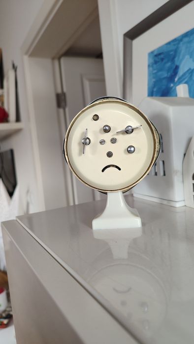 Стар часовник будилник