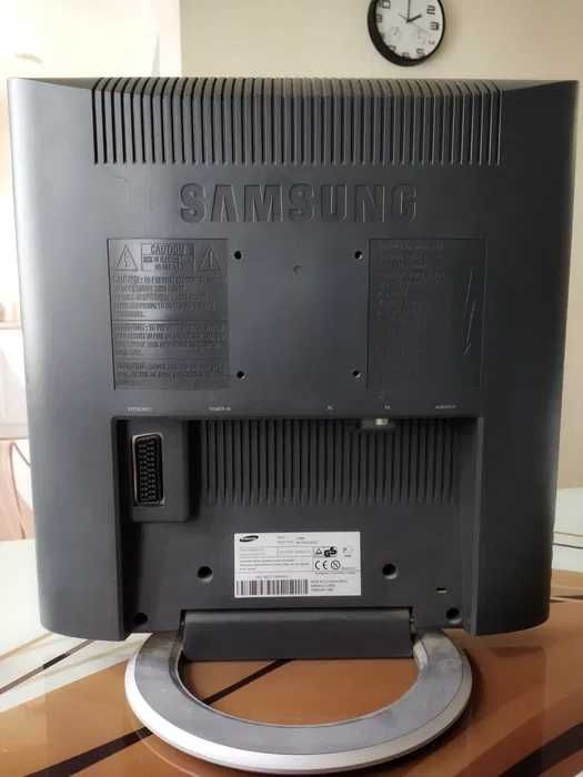 LED телевизор Samsung.