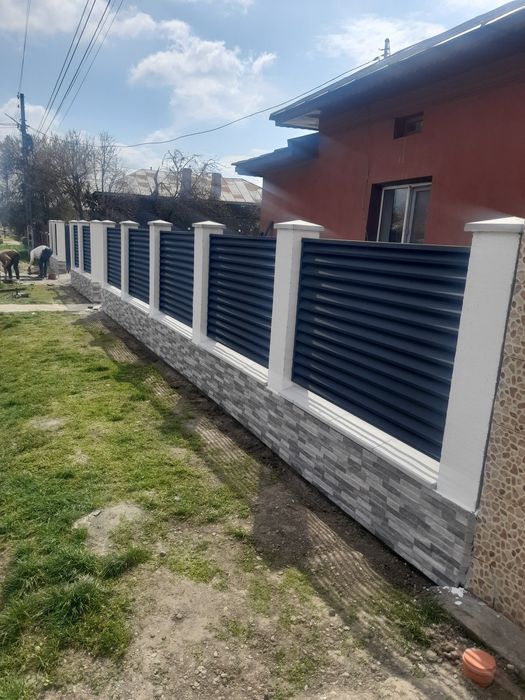Construim garduri și porți stil jaluzea șipcă metalică tablă cutată
