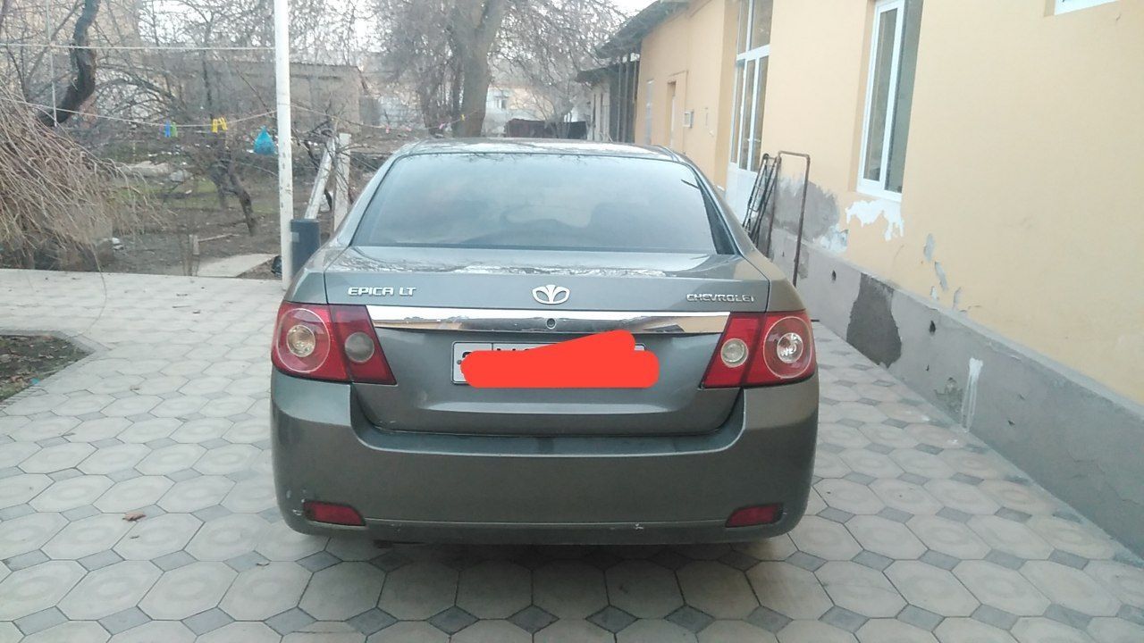 Юриб турган мошин