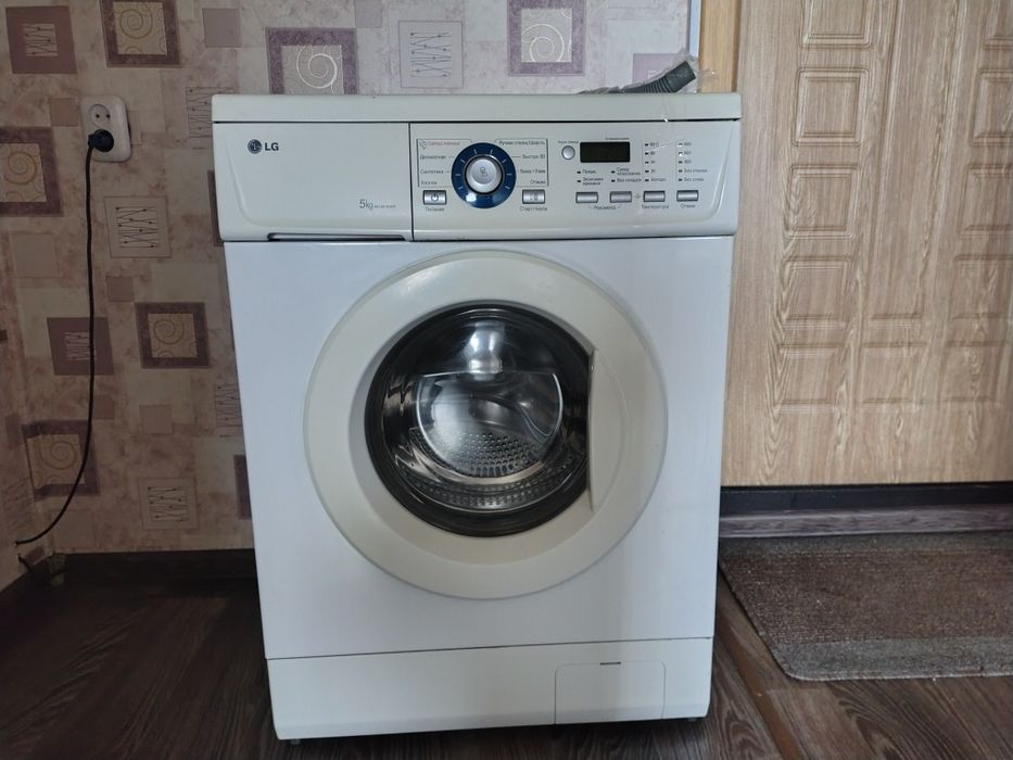 Машинка автомат LG