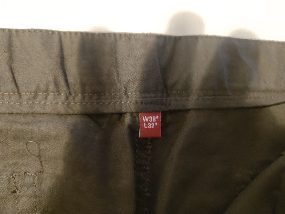 Pantaloni bărbătești
