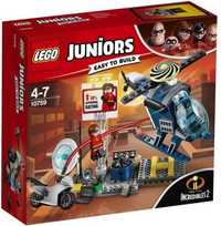 LEGO® Juniors Elastigirl si urmarirea pe acoperis 10759