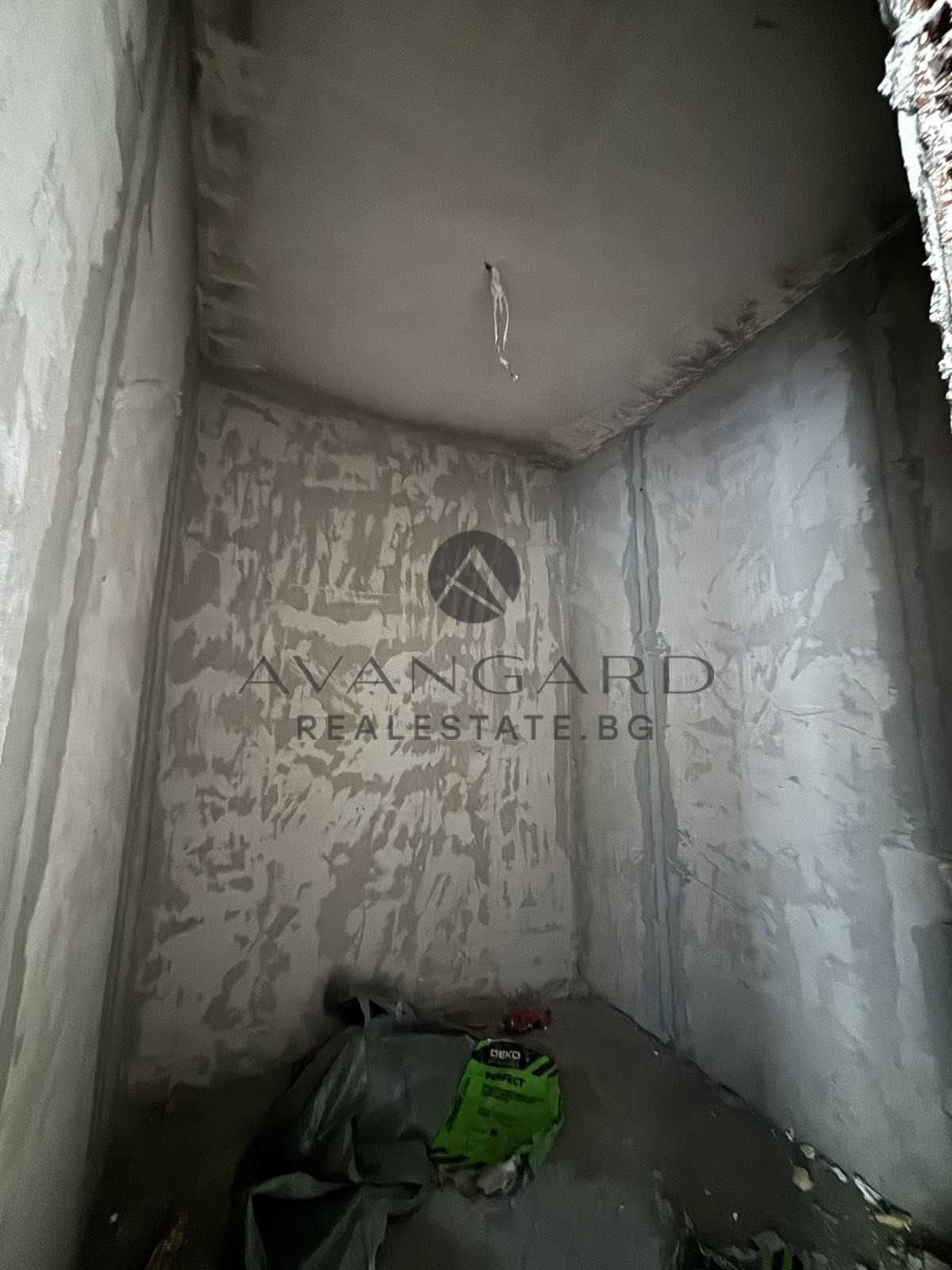 оф.23432 Тристаен с АКТ 14/ Тракия