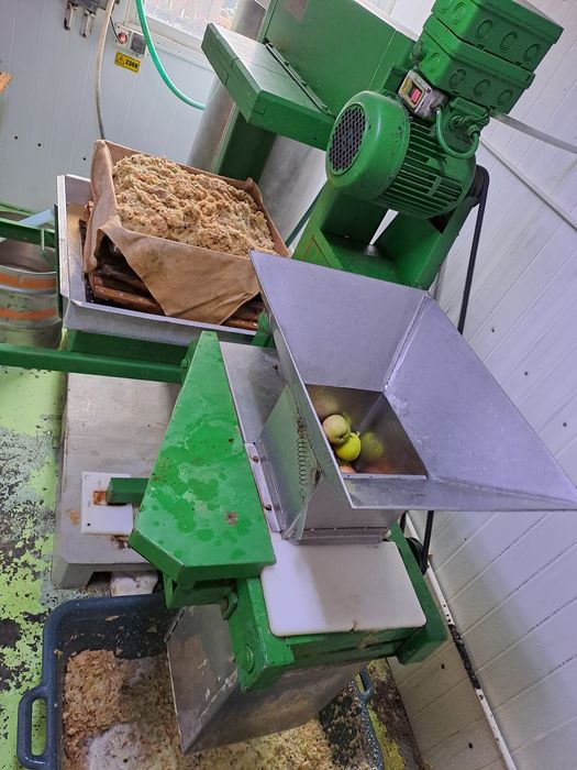 Presa hidraulica cu tocator pt procesare sucuri naturale din fructe și