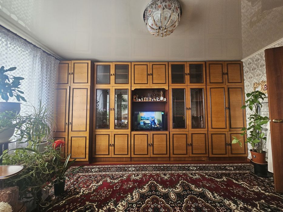 Продам стенку "Слава" в отличном состоянии.