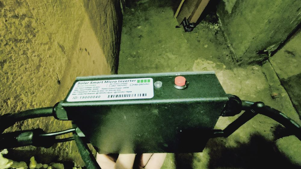 Соларен мрежови микро инвертор