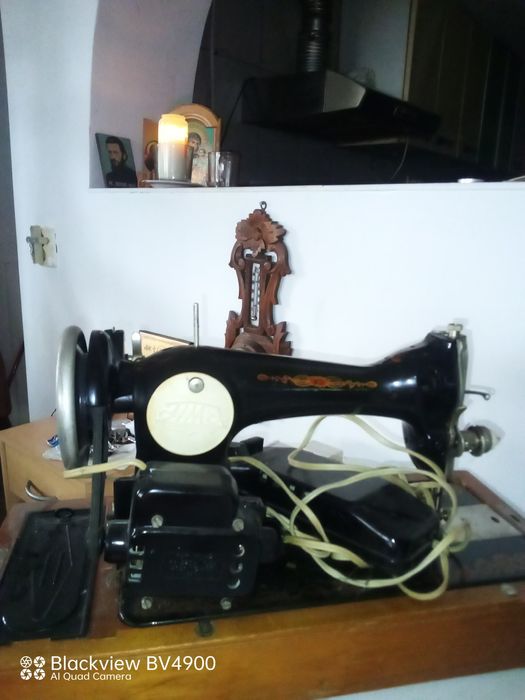 Mașina de cusut vintingi, bine întreținută