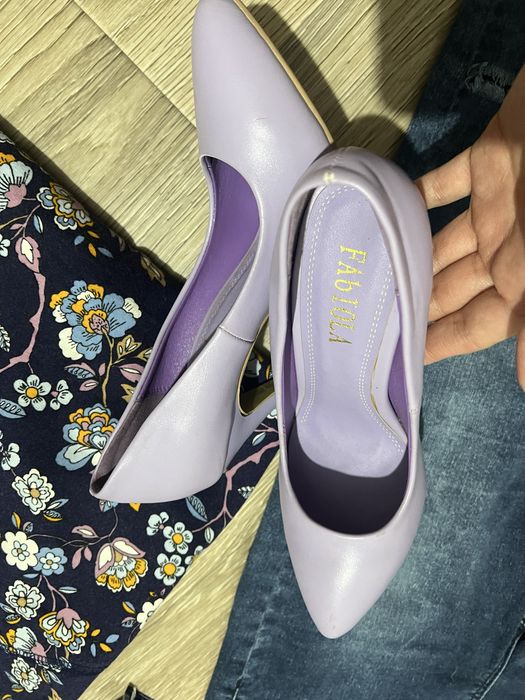 Поодам пакет с одеждой