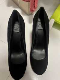 Vând pantofi Calvin Klein
